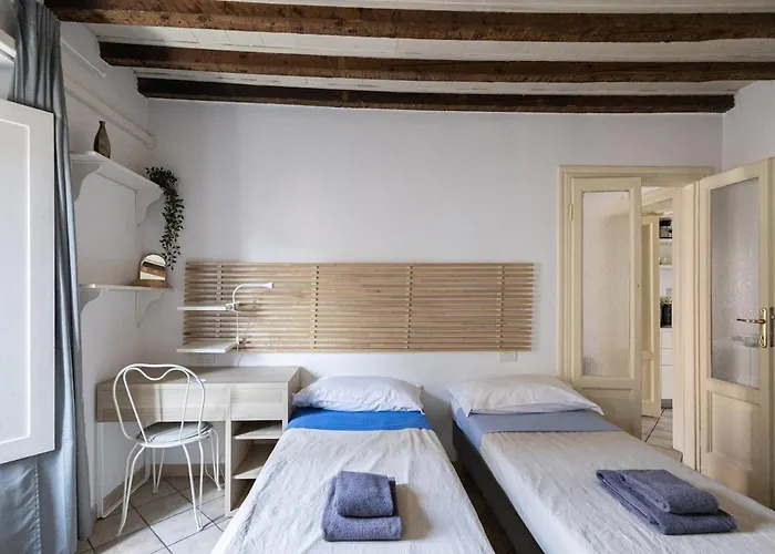 Elegant Naviglio Cool Area Large 5 Pax With Elevator * Milan
